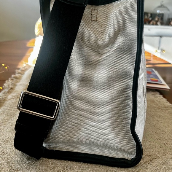 Marc Jacobs THE JACQUARD
MEDIUM TOTE BAG
Non-smoking home 
Excellent condition ! - Picture 7 of 16